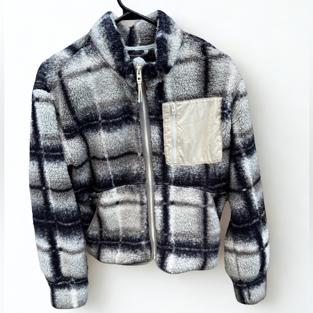 Athleta Girl black and cream plaid sherpa jacket size XL (14)